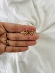 Ad stone flower stud